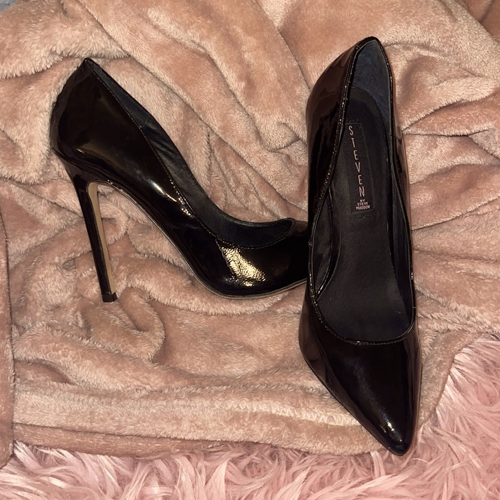 Steve Madden black heels